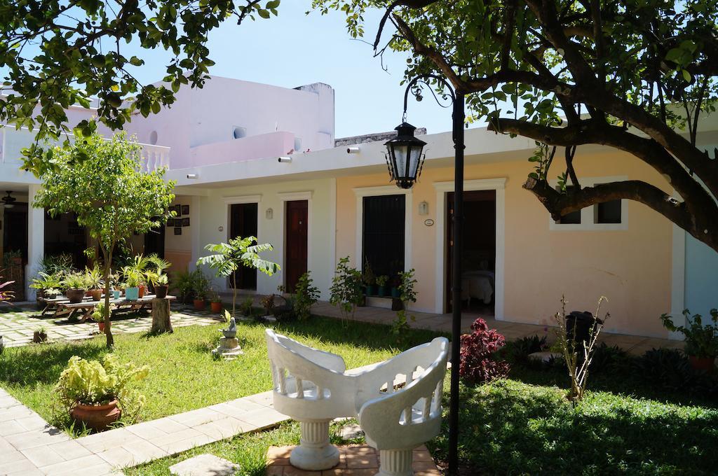 Casa Marlene Hotel วัลลาโดลิด ภายนอก รูปภาพ