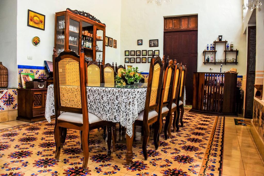 Casa Marlene Hotel วัลลาโดลิด ภายนอก รูปภาพ