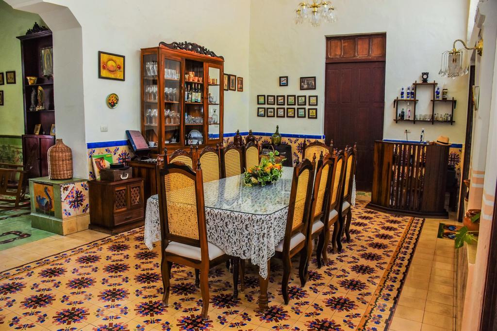 Casa Marlene Hotel วัลลาโดลิด ภายนอก รูปภาพ