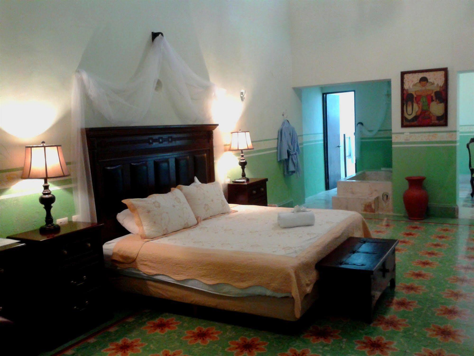 Casa Marlene Hotel วัลลาโดลิด ภายนอก รูปภาพ