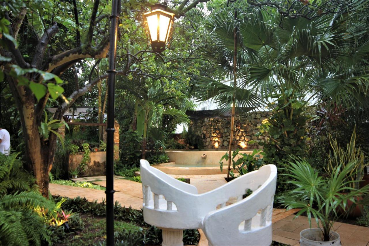 Casa Marlene Hotel วัลลาโดลิด ภายนอก รูปภาพ