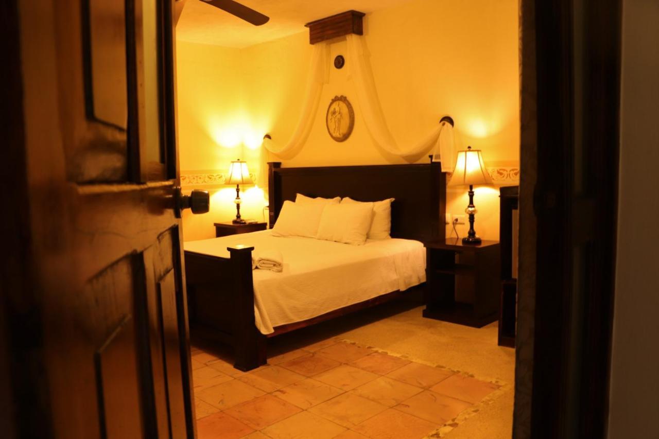Casa Marlene Hotel วัลลาโดลิด ภายนอก รูปภาพ