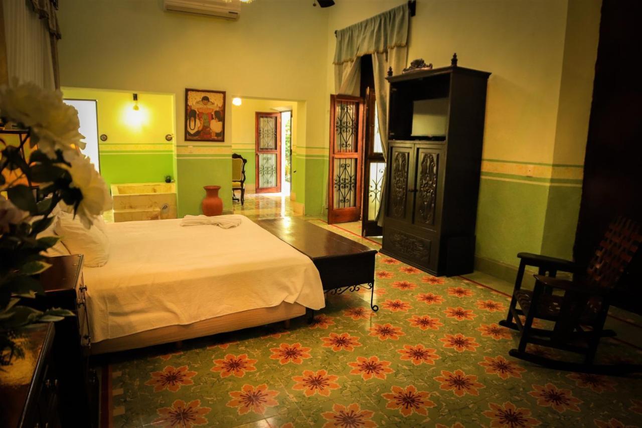 Casa Marlene Hotel วัลลาโดลิด ภายนอก รูปภาพ