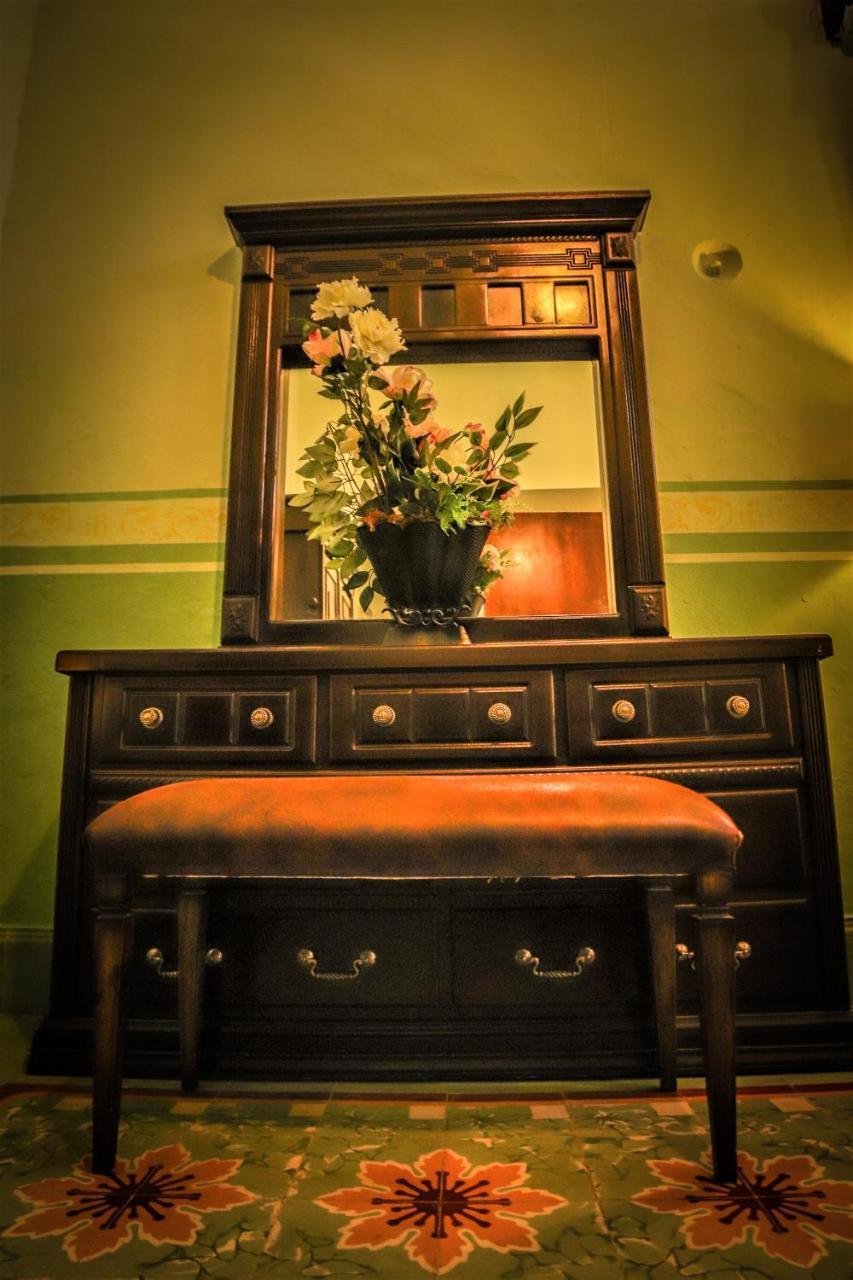 Casa Marlene Hotel วัลลาโดลิด ภายนอก รูปภาพ